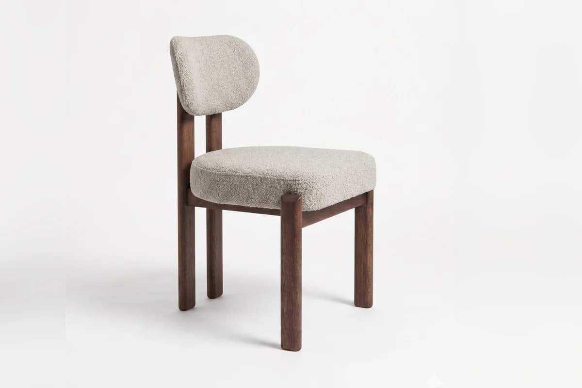 Mister Tafel Alosi chair with a chocolate wood frame and cream Alpine Natural upholstery